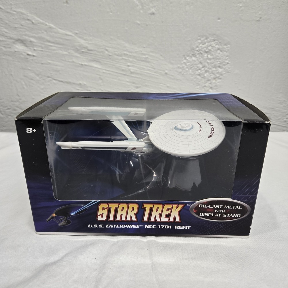 Hot Wheels Star Trek U.S.S. Enterprise NCC-1701 Refit Die-cast W/Stand - New